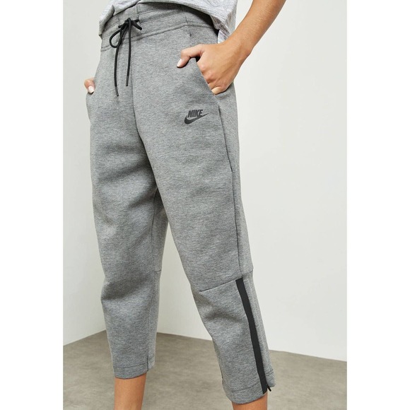Nike tech fleece crop Capri Gray pants Size Medium 908824 091 - Picture 1 of 10